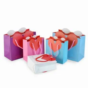 Kantong-kantong hadiah buatan tangan